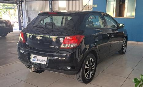 CHEVROLET Onix Hatch 1.4 4P FLEX LTZ, Foto 9