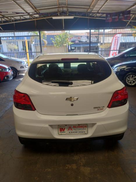 CHEVROLET Onix Hatch 1.4 4P FLEX LT, Foto 4