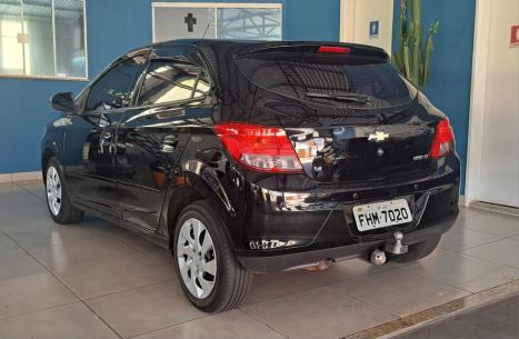 CHEVROLET Onix Hatch 1.4 4P FLEX LT, Foto 2