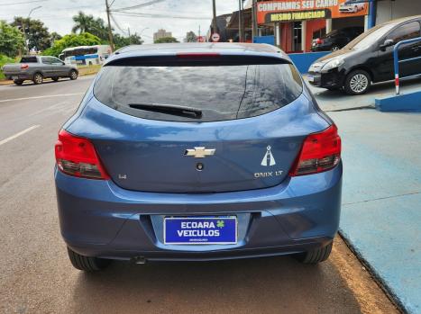 CHEVROLET Onix Hatch 1.4 4P FLEX LT, Foto 4