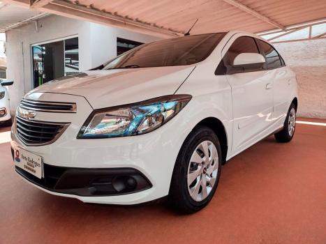 CHEVROLET Onix Hatch 1.4 4P FLEX LT AUTOM�TICO, Foto 3