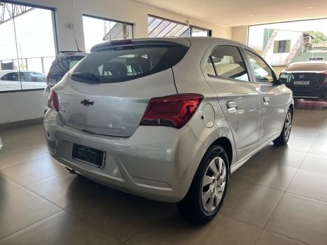 CHEVROLET Onix Hatch 1.0 4P FLEX JOY BLACK, Foto 4