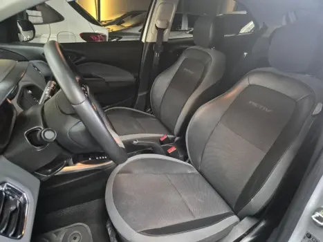 CHEVROLET Onix Hatch 1.4 4P FLEX ACTIV AUTOM�TICO, Foto 12