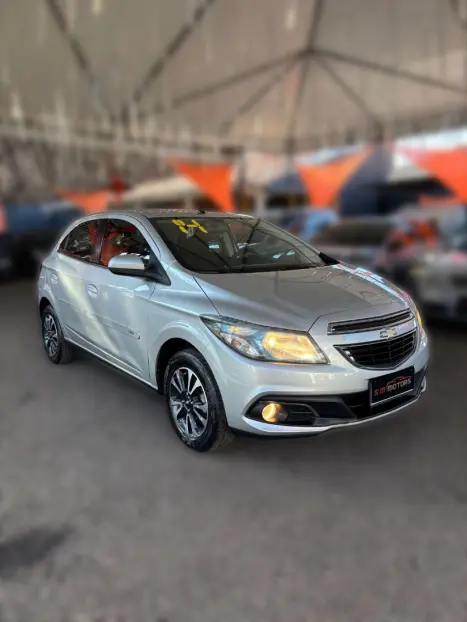 CHEVROLET Onix Hatch 1.4 4P FLEX LTZ, Foto 2