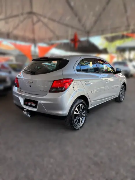 CHEVROLET Onix Hatch 1.4 4P FLEX LTZ, Foto 7