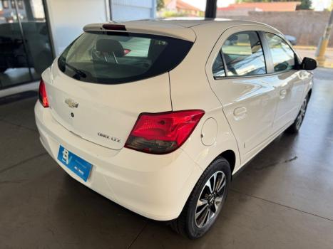 CHEVROLET Onix Hatch 1.4 4P FLEX LTZ, Foto 5
