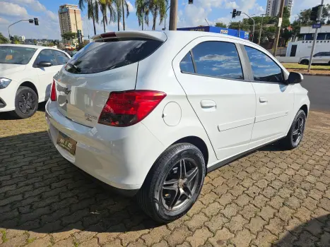 CHEVROLET Onix Hatch 1.4 4P FLEX LT, Foto 6