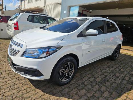 CHEVROLET Onix Hatch 1.4 4P FLEX LT, Foto 3
