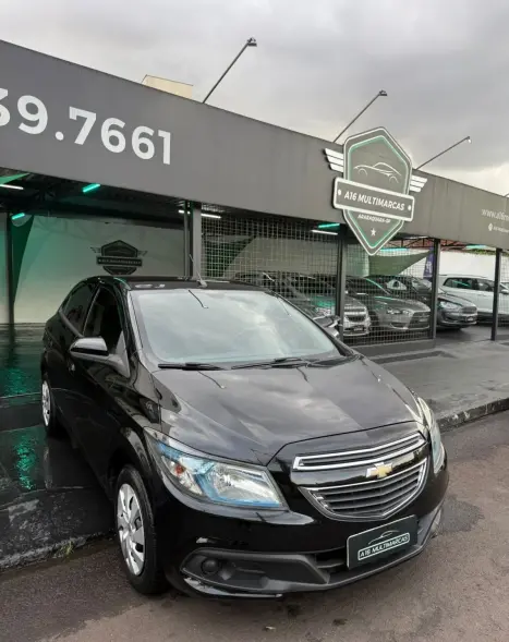 CHEVROLET Onix Hatch 1.4 4P FLEX LT AUTOM�TICO, Foto 2