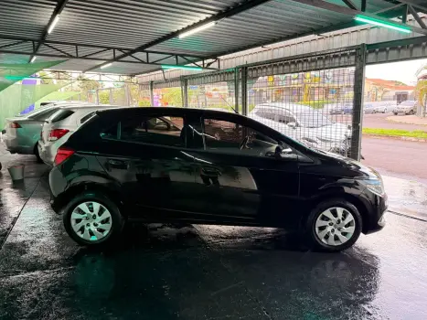 CHEVROLET Onix Hatch 1.4 4P FLEX LT AUTOM�TICO, Foto 3