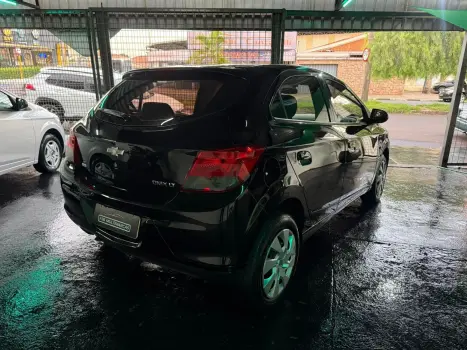 CHEVROLET Onix Hatch 1.4 4P FLEX LT AUTOM�TICO, Foto 7
