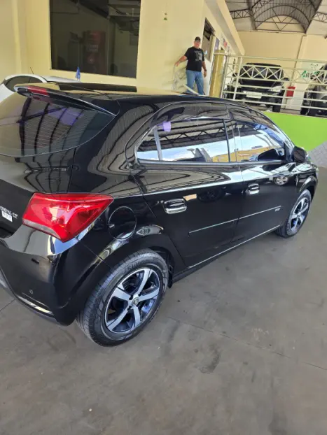 CHEVROLET Onix Hatch 1.4 4P FLEX LT, Foto 10