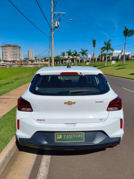 CHEVROLET Onix Hatch 1.0 12V 4P FLEX LT TURBO AUTOM�TICO, Foto 13