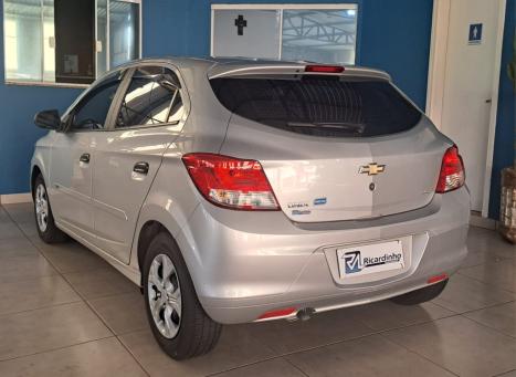 CHEVROLET Onix Hatch 1.4 4P FLEX LT, Foto 6