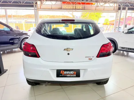 CHEVROLET Onix Hatch 1.4 4P FLEX LT AUTOM�TICO, Foto 7