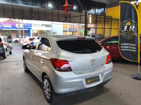 CHEVROLET Onix Hatch 1.4 4P FLEX LT, Foto 3