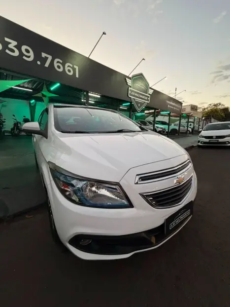 CHEVROLET Onix Hatch 1.4 4P FLEX LTZ, Foto 2
