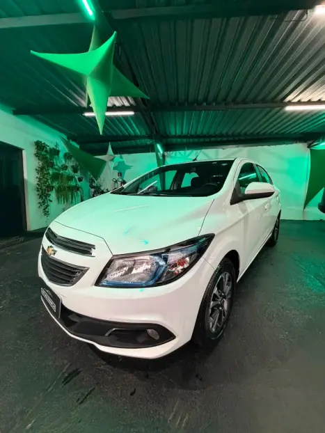 CHEVROLET Onix Hatch 1.4 4P FLEX LTZ, Foto 4