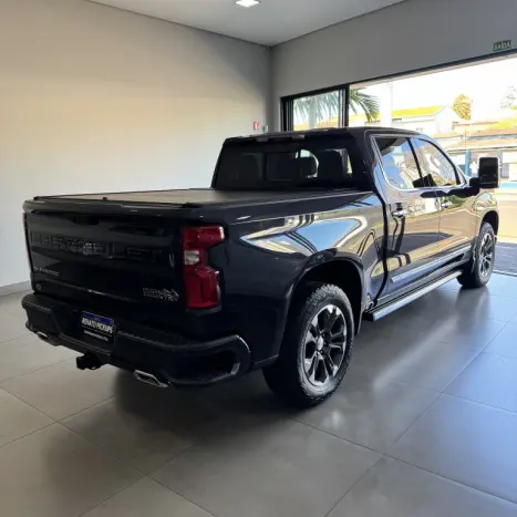 CHEVROLET Silverado 5.3 V8 1500 HIGH COUNTRY CABINE DUPLA 4X4 AUTOMÁTICO, Foto 3 CHEVROLET Silverado 5.3 V8 1500 HIGH COUNTRY CABINE DUPLA 4X4 AUTOMÁTICO, Foto 3