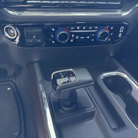 CHEVROLET Silverado 5.3 V8 1500 HIGH COUNTRY CABINE DUPLA 4X4 AUTOMÁTICO, Foto 7 CHEVROLET Silverado 5.3 V8 1500 HIGH COUNTRY CABINE DUPLA 4X4 AUTOMÁTICO, Foto 7