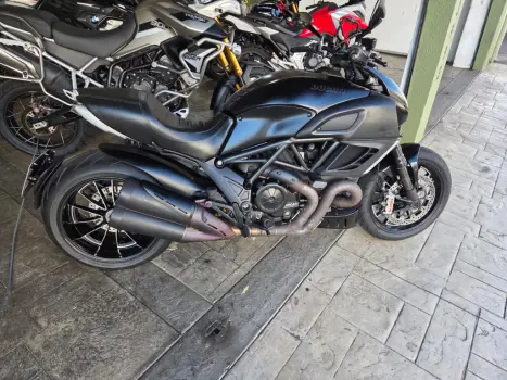 DUCATI Diavel 1200 CARBON, Foto 2