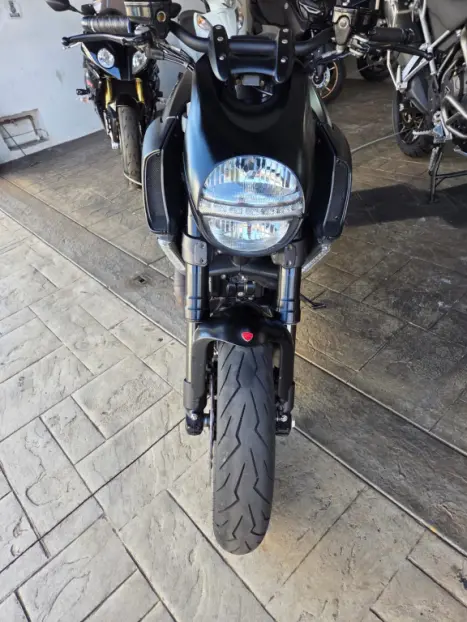 DUCATI Diavel 1200 CARBON, Foto 3