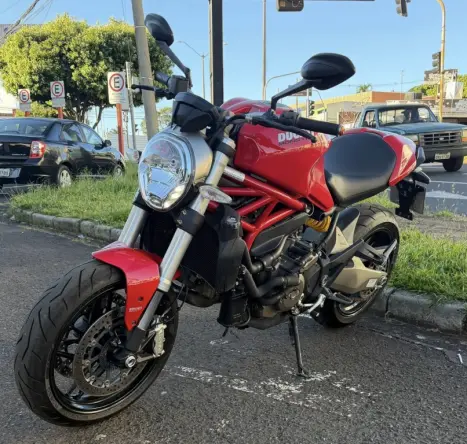 DUCATI Monster 821 ABS, Foto 4