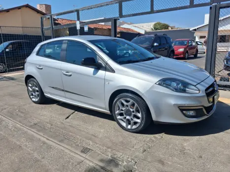 FIAT Bravo 1.8 16V 4P FLEX BLACKMOTION DUALOGIC AUTOMATIZADO, Foto 1