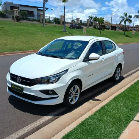 FIAT Cronos 1.3 4P FLEX, Foto 2