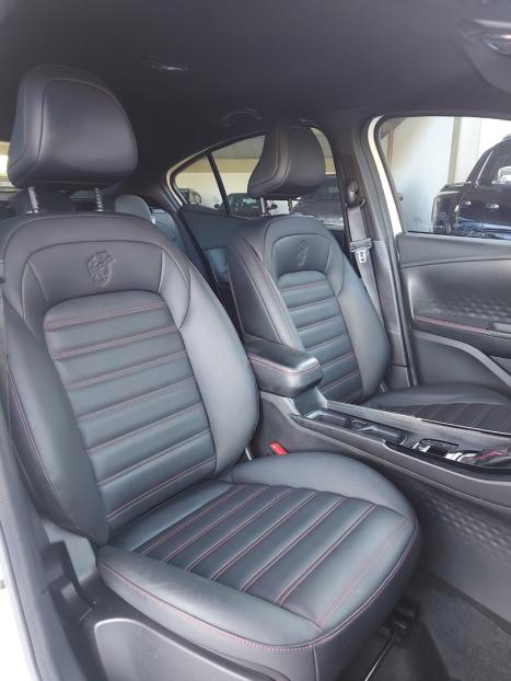 FIAT Fastback 1.3 16V 4P FLEX ABARTH TURBO 270 AUTOM�TICO, Foto 10