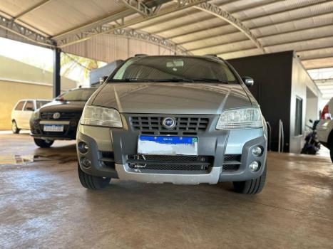 FIAT Idea 1.8 16V 4P ADVENTURE FLEX, Foto 2