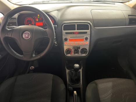 FIAT Punto 1.4 FLEX 4P, Foto 4