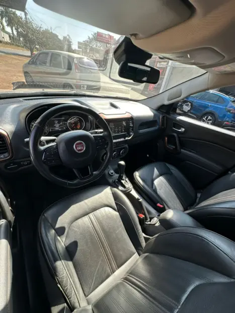 FIAT Toro 2.0 16V 4P VOLCANO 4WD TURBO DIESEL AUTOMÁTICO, Foto 8 FIAT Toro 2.0 16V 4P VOLCANO 4WD TURBO DIESEL AUTOMÁTICO, Foto 8