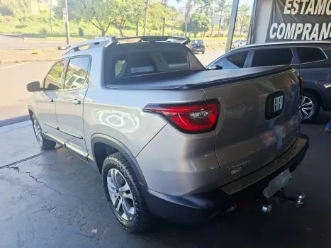 FIAT Toro 2.4 16V 4P MULTIAIR FLEX VOLCANO AUTOM�TICO, Foto 3