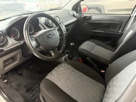 FORD Fiesta Hatch 1.6 4P FLEX, Foto 4