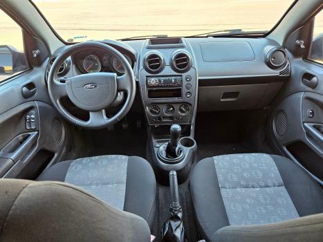 FORD Fiesta Hatch 1.0, Foto 8