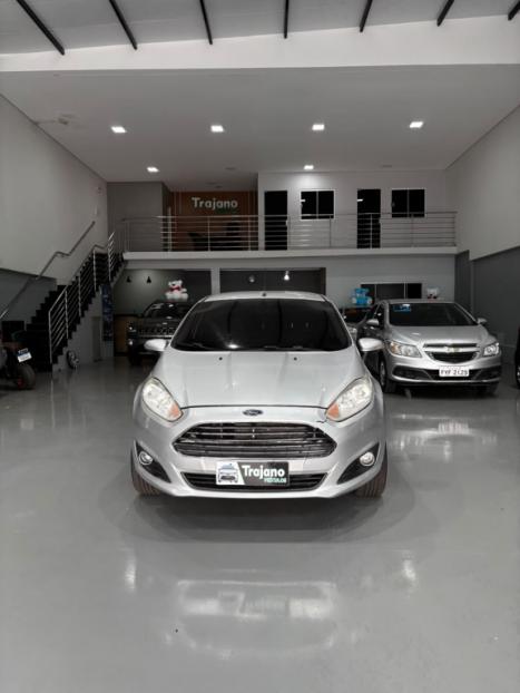 FORD Fiesta Hatch 1.6 16V 4P FLEX TITANIUM POWERSHIFT AUTOM�TICO, Foto 2