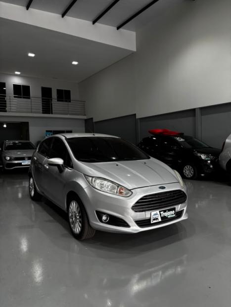 FORD Fiesta Hatch 1.6 16V 4P FLEX TITANIUM POWERSHIFT AUTOM�TICO, Foto 3
