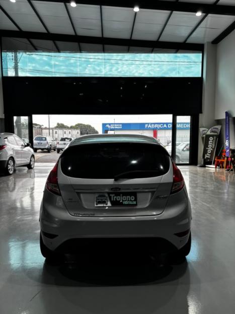 FORD Fiesta Hatch 1.6 16V 4P FLEX TITANIUM POWERSHIFT AUTOM�TICO, Foto 4
