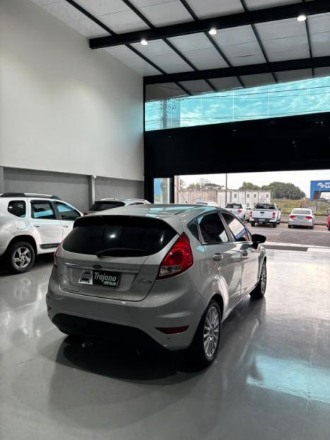 FORD Fiesta Hatch 1.6 16V 4P FLEX TITANIUM POWERSHIFT AUTOM�TICO, Foto 5