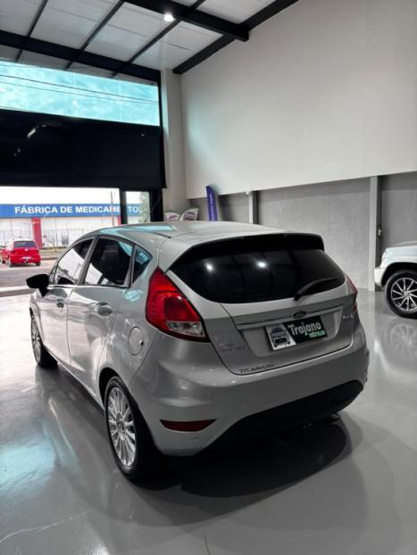 FORD Fiesta Hatch 1.6 16V 4P FLEX TITANIUM POWERSHIFT AUTOM�TICO, Foto 6