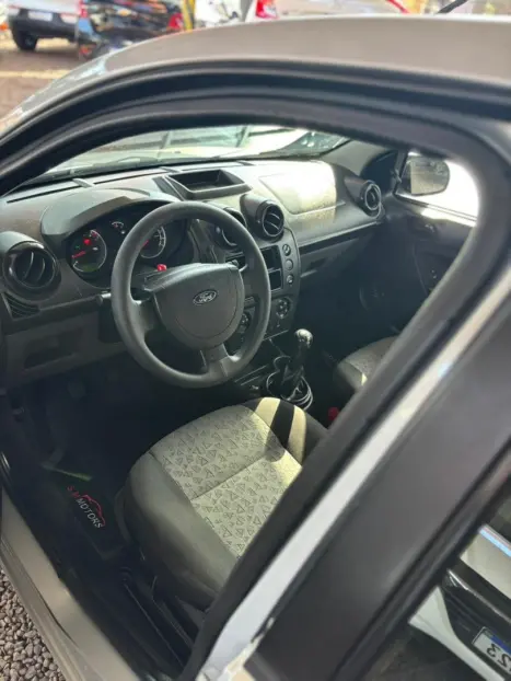 FORD Fiesta Sedan 1.6 4P ROCAM FLEX, Foto 16