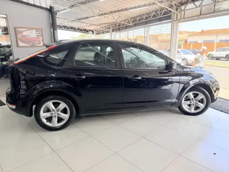FORD Focus Hatch 1.6 16V 4P SE FLEX, Foto 2