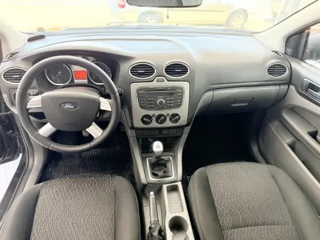 FORD Focus Hatch 1.6 16V 4P SE FLEX, Foto 6