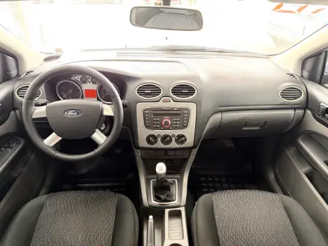 FORD Focus Hatch 1.6 16V 4P SE FLEX, Foto 5