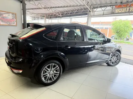 FORD Focus Hatch 2.0 16V 4P GHIA AUTOMTICO, Foto 4