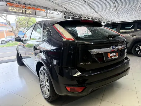FORD Focus Hatch 2.0 16V 4P GHIA AUTOMTICO, Foto 6