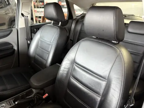 FORD Focus Hatch 2.0 16V 4P GHIA AUTOMTICO, Foto 7