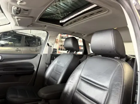 FORD Focus Hatch 2.0 16V 4P GHIA AUTOMTICO, Foto 8