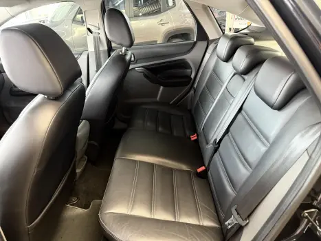 FORD Focus Hatch 2.0 16V 4P GHIA AUTOMTICO, Foto 10